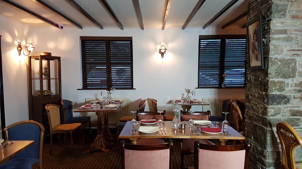 New Gurkha Inn Brecon Exteriör bild